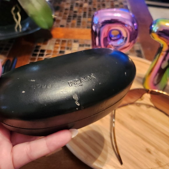 Prada sunglasses with case - Picture 8 of 10